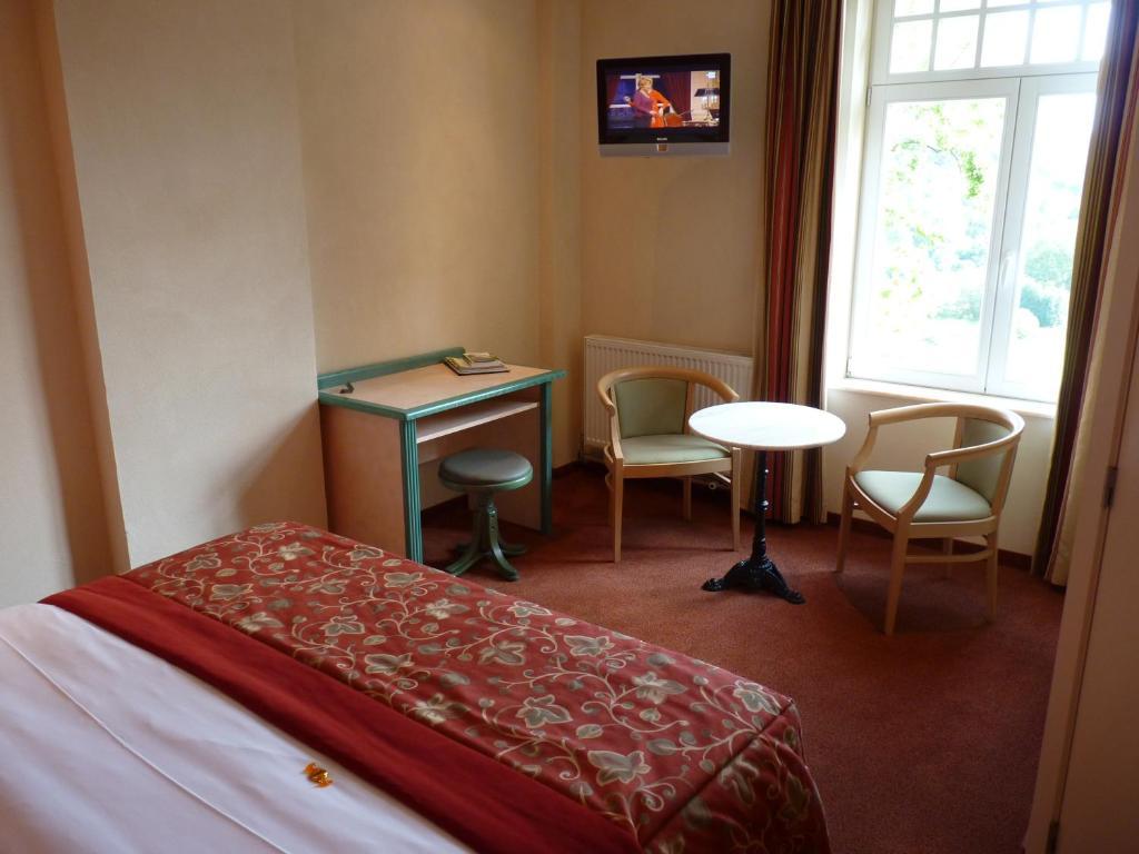 Les Tilleuls Hotel Jupille Extérieur photo