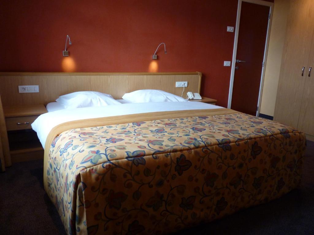 Les Tilleuls Hotel Jupille Extérieur photo