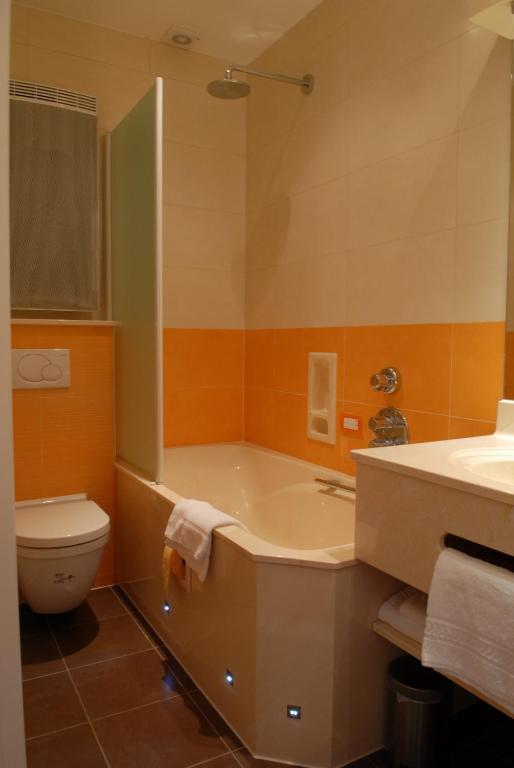Les Tilleuls Hotel Jupille Extérieur photo