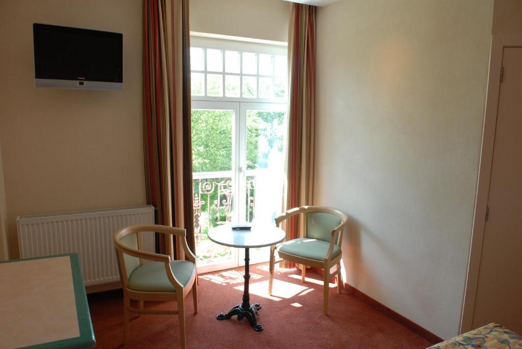 Les Tilleuls Hotel Jupille Extérieur photo