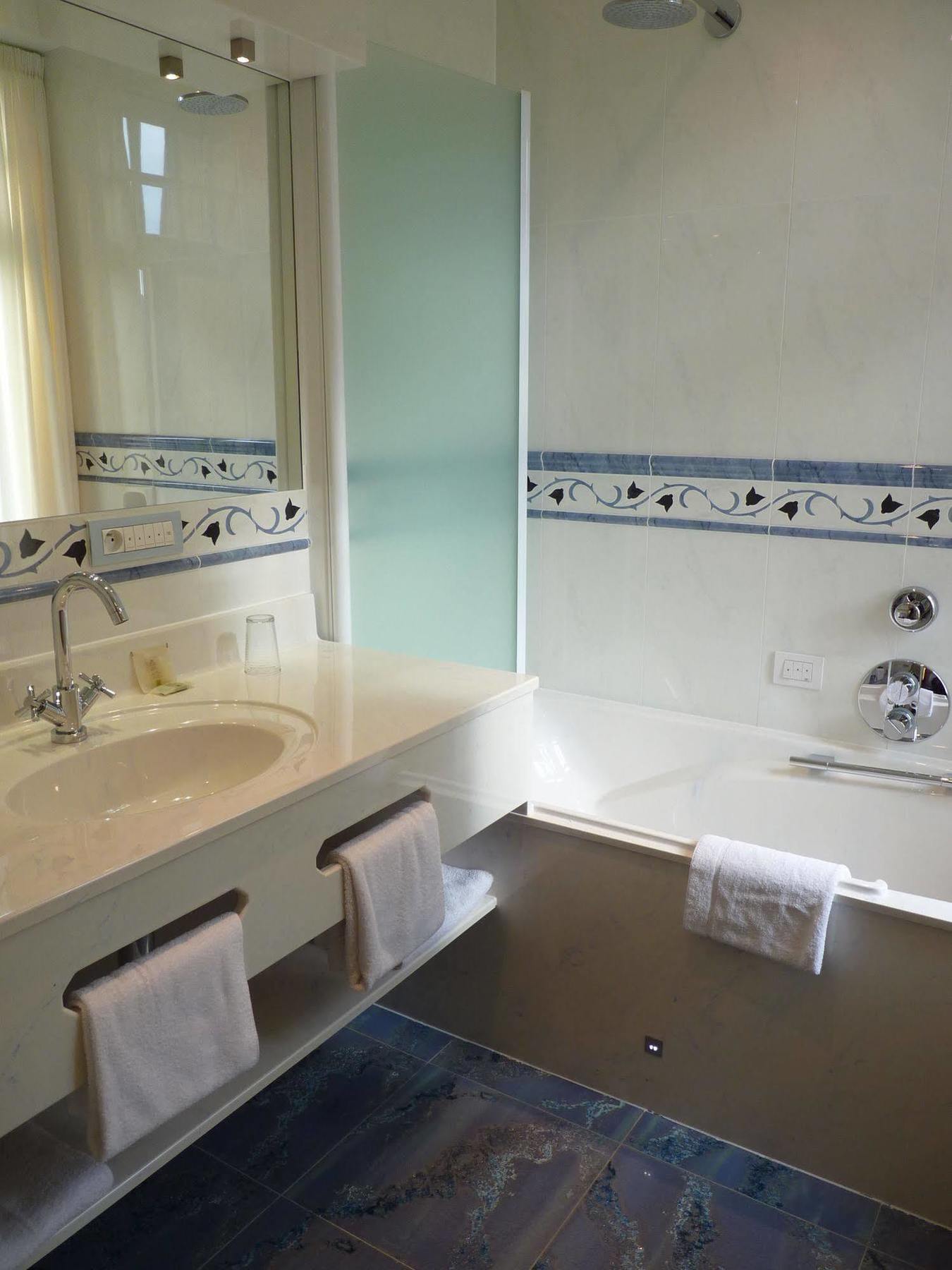 Les Tilleuls Hotel Jupille Extérieur photo